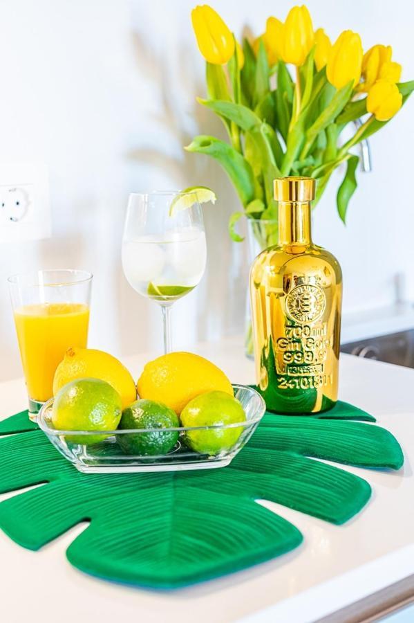 Divina Home Apartments ラ・カラ・デ・ミハス エクステリア 写真